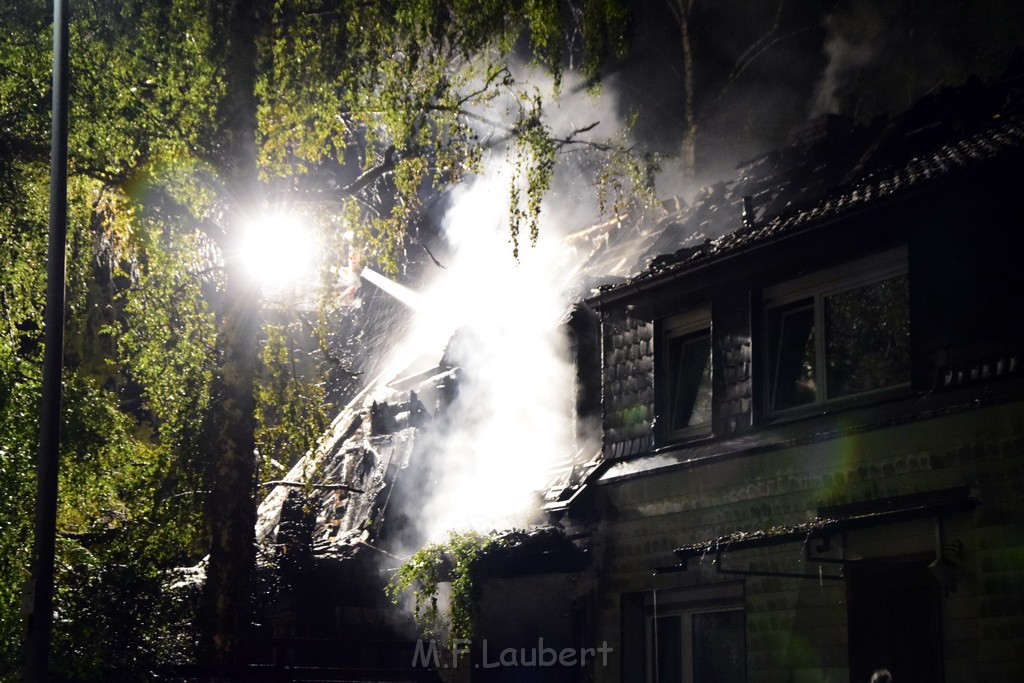 Grossfeuer Einfamilienhaus Siegburg Muehlengrabenstr P0640.JPG - Miklos Laubert